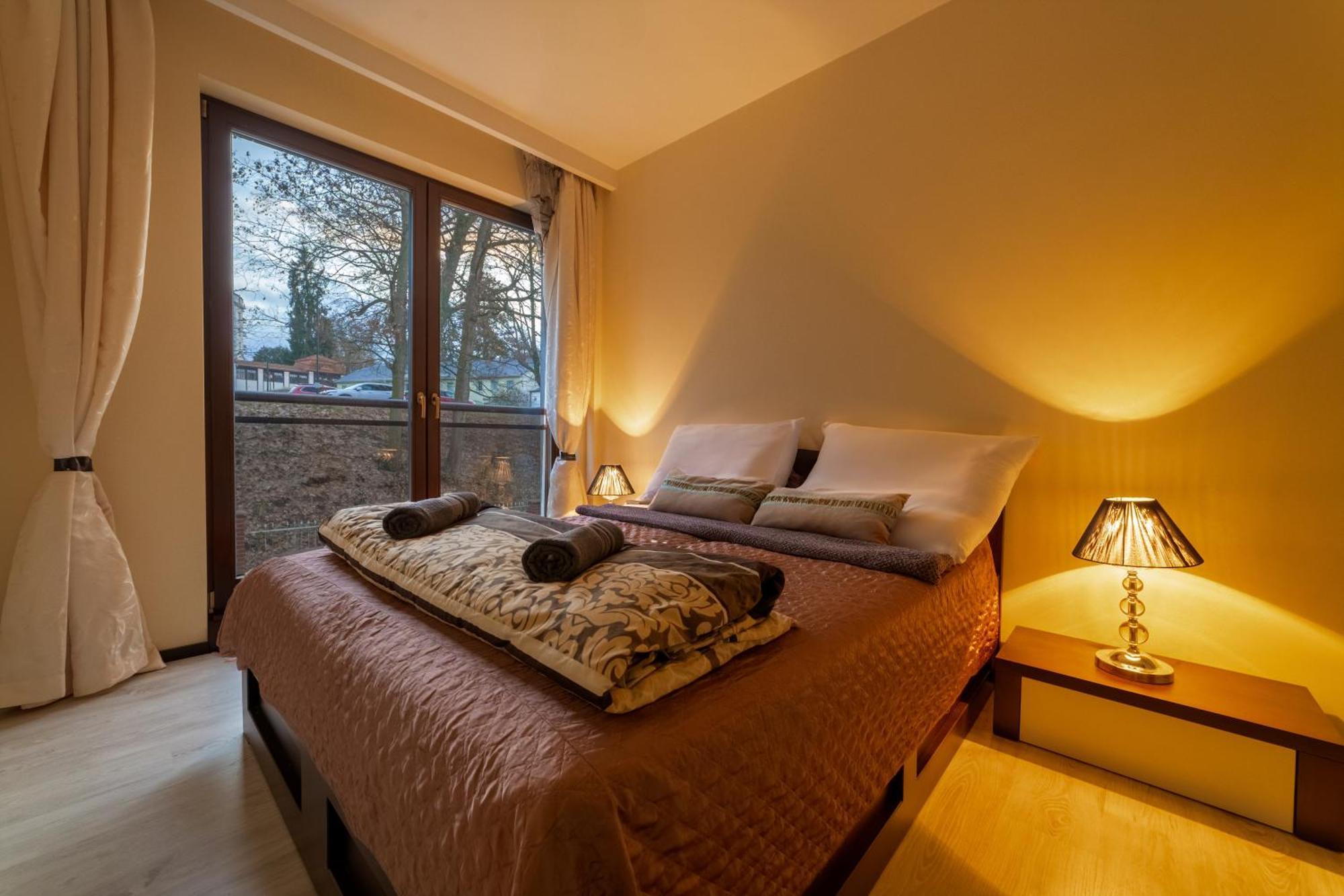 Imperial Apartment In Bohemia Residence By Rentez Karlsbad Buitenkant foto